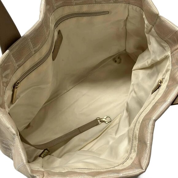 Auth CHANEL New Travel Line Tote PM A20457 Beige Nylon Tote Bag - Picture 6 of 12